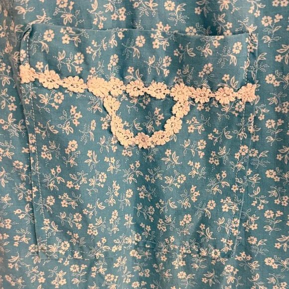 Chic Blue Floral Midi Dress - Picture 2 of 6